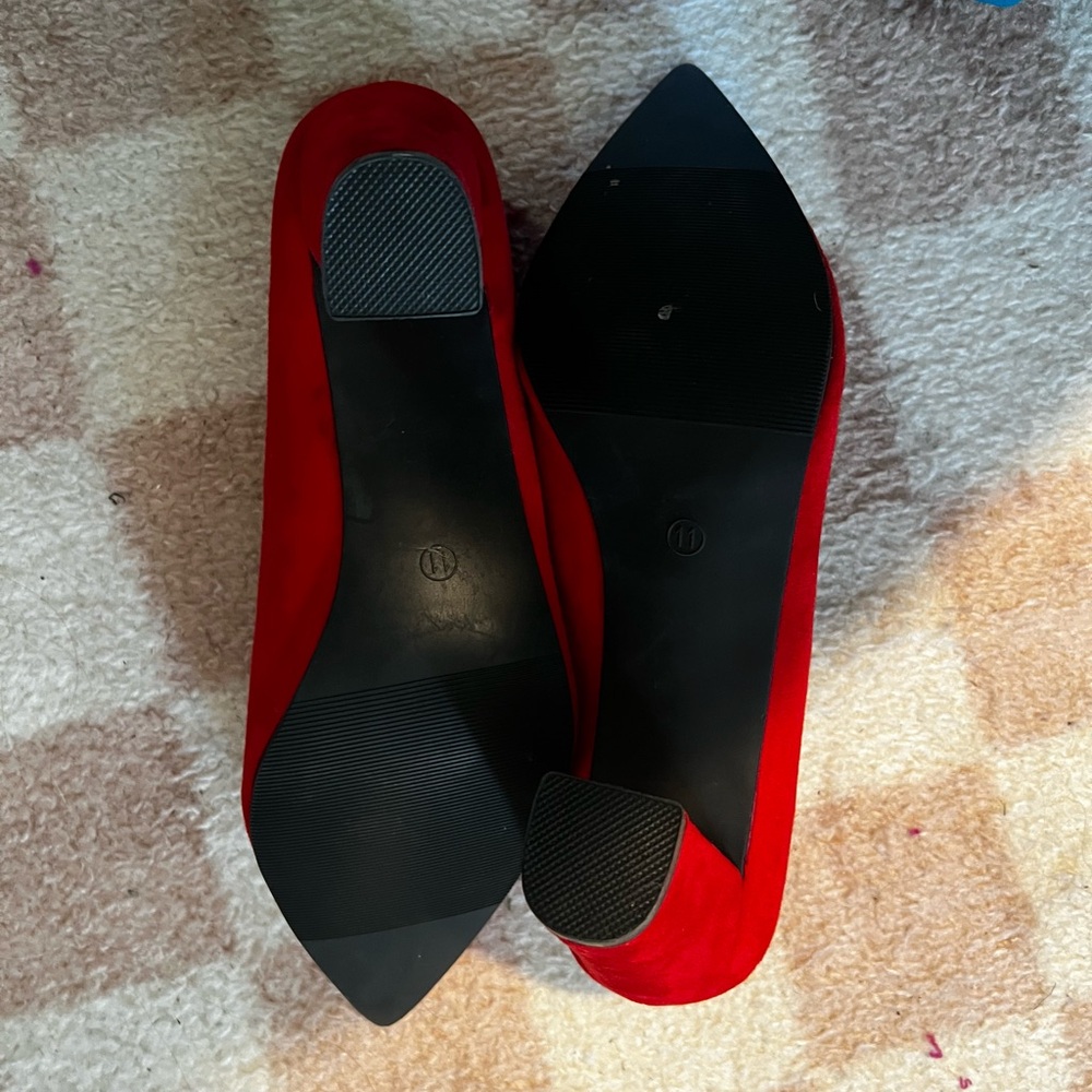 Red Heels - Picture 2 of 2